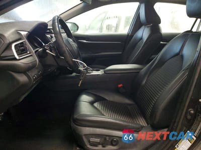 Zdjęcie 7 z 12 samochodu: 2018 TOYOTA CAMRY VIN:4T1B11HK5JU112929 - miniatura