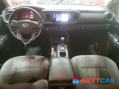Zdjęcie 8 z 13 samochodu: 2019 TOYOTA TACOMA VIN:3TMCZ5AN5KM228649 - miniatura