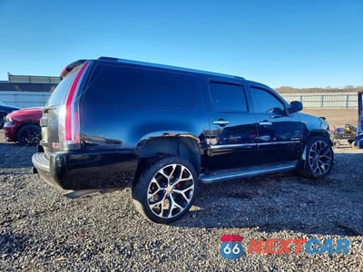 Trzecie zdjęcie samochodu z tyłu: 2011 GMC YUKON XL DENALI VIN:1GKS2MEF2BR286590 - miniatura