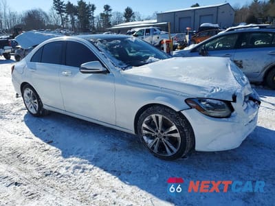 Czwarte zdjęcie samochodu z boku: 2018 MERCEDES-BENZ C 300 4MATIC VIN:WDDWF4KB1JR370875 - miniatura