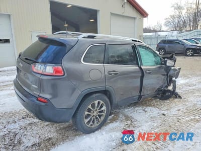 Trzecie zdjęcie samochodu z tyłu: 2021 JEEP CHEROKEE LATITUDE LUX VIN:1C4PJMMX2MD172538 - miniatura