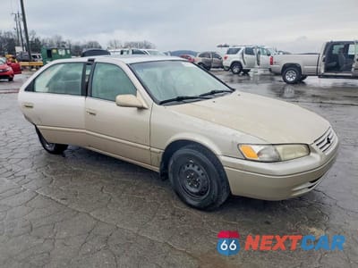 Czwarte zdjęcie samochodu z boku: 1998 TOYOTA CAMRY CE VIN:4T1BG22K1WU358672 - miniatura