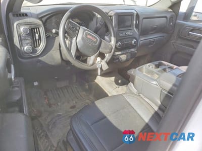 Zdjęcie 8 z 13 samochodu: 2022 GMC SIERRA K2500 HEAVY DUTY VIN:1GT39LE72NF275755 - miniatura