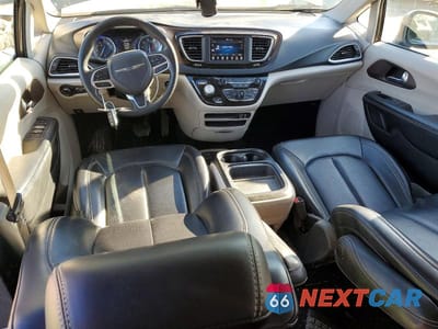 Zdjęcie 8 z 13 samochodu: 2020 CHRYSLER VOYAGER LXI VIN:2C4RC1DG9LR176566 - miniatura