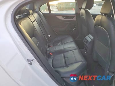 Zdjęcie 10 z 13 samochodu: 2020 JAGUAR XE S VIN:SAJAE4FX8LCP58075 - miniatura