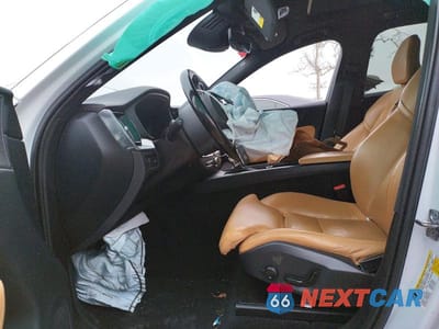 Zdjęcie 7 z 13 samochodu: 2019 VOLVO XC60 T5 MOMENTUM VIN:LYV102DK1KB242832 - miniatura