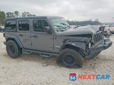 Czwarte zdjęcie samochodu z boku: 2018 JEEP WRANGLER UNLIMITED SPORT VIN:1C4HJXDG9JW228447 - miniatura
