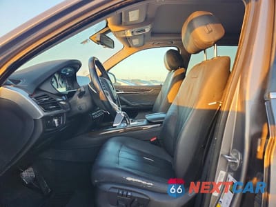 Zdjęcie 7 z 13 samochodu: 2016 BMW X5 SDRIVE35I VIN:5UXKR2C58G0H42420 - miniatura