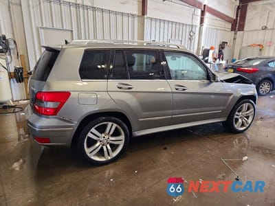 Trzecie zdjęcie samochodu z tyłu: 2012 MERCEDES-BENZ GLK 350 4MATIC VIN:WDCGG8HB9CF897491 - miniatura