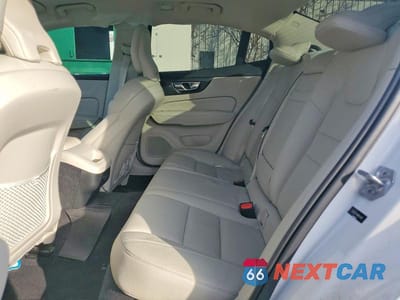 Zdjęcie 10 z 12 samochodu: 2022 VOLVO S60 B5 MOMENTUM VIN:7JRL12FZ9NG154167 - miniatura