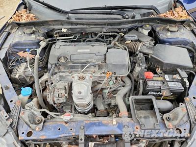Zdjęcie 11 z 12 samochodu: 2017 HONDA ACCORD LX VIN:1HGCR2F36HA101423 - miniatura