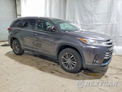 Czwarte zdjęcie samochodu z boku: 2019 TOYOTA HIGHLANDER SE VIN:5TDJZRFH3KS564625 - miniatura