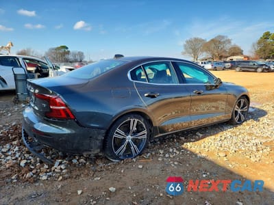 Trzecie zdjęcie samochodu z tyłu: 2021 VOLVO S60 T5 INSCRIPTION VIN:7JR102TL1MG113508 - miniatura