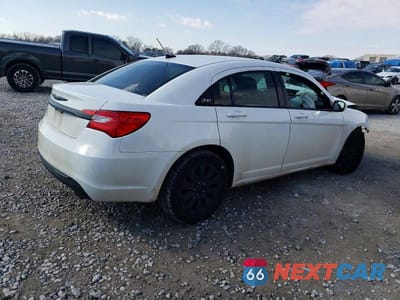 Trzecie zdjęcie samochodu z tyłu: 2013 CHRYSLER 200 LX VIN:1C3CCBAG1DN743176 - miniatura