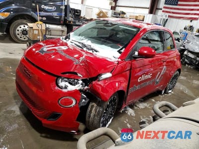 2024 FIAT 500 E RED ZFAFFAA47RX216262 - główne zdjęcie licytacji z USA - miniatura