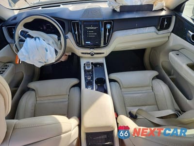 Zdjęcie 8 z 12 samochodu: 2022 VOLVO XC60 B5 INSCRIPTION VIN:YV4L12DL2N1945444 - miniatura