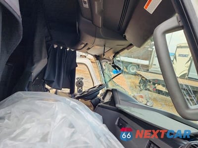 Piąte zdjęcie samochodu w środku: 2021 INTERNATIONAL LT625 SEMI TRUCK VIN:3HSDZAPR8MN534479 - miniatura