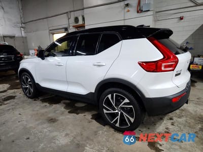 Drugie zdjęcie samochodu z przodu: 2022 VOLVO XC40 T5 R-DESIGN VIN:YV4162UMXN2668070 - miniatura