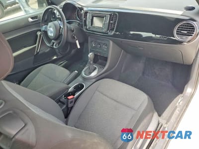 Zdjęcie 8 z 12 samochodu: 2018 VOLKSWAGEN BEETLE S VIN:3VWFD7AT0JM725061 - miniatura