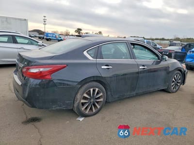 Trzecie zdjęcie samochodu z tyłu: 2018 NISSAN ALTIMA VIN:1N4AL3AP0JC198836 - miniatura