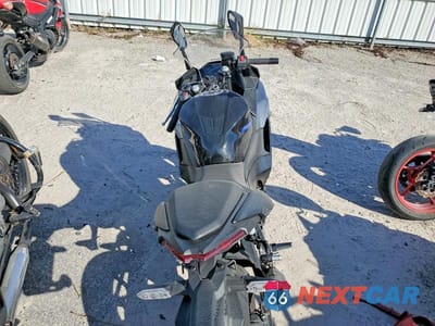 Zdjęcie 6 z 9 samochodu: 2025 KAWASAKI EX500 A VIN:ML5EXGJ16SDA72525 - miniatura