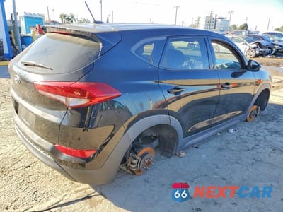 Trzecie zdjęcie samochodu z tyłu: 2017 HYUNDAI TUCSON SE VIN:KM8J23A42HU440917 - miniatura