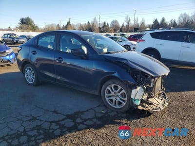 Czwarte zdjęcie samochodu z boku: 2017 TOYOTA YARIS IA VIN:3MYDLBYV1HY164199 - miniatura