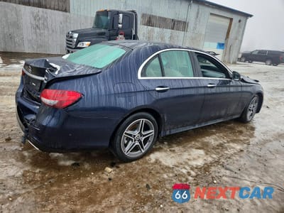 Trzecie zdjęcie samochodu z tyłu: 2023 MERCEDES-BENZ E 350 4MATIC VIN:W1KZF8EB3PB161350 - miniatura