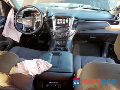 Zdjęcie 8 z 13 samochodu: 2017 CHEVROLET SUBURBAN C1500 LS VIN:1GNSCGKC5HR346561 - miniatura
