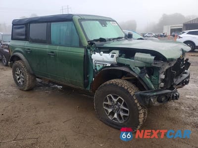 Czwarte zdjęcie samochodu z boku: 2023 FORD BRONCO BASE VIN:1FMEE5DP6PLB11846 - miniatura