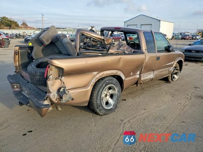 Trzecie zdjęcie samochodu z tyłu: 2002 CHEVROLET S TRUCK S10 VIN:1GCCS195928217952 - miniatura