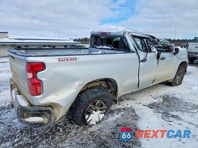 Trzecie zdjęcie samochodu z tyłu: 2019 CHEVROLET SILVERADO K1500 TRAIL BOSS CUSTOM VIN:1GCRYCEF4KZ381302 - miniatura