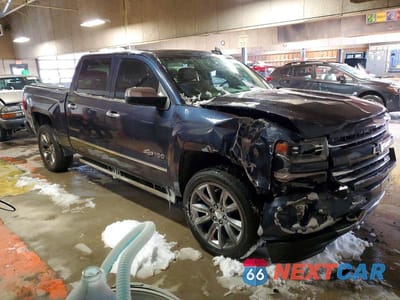 Czwarte zdjęcie samochodu z boku: 2018 CHEVROLET SILVERADO K1500 LTZ VIN:3GCUKSECXJG306355 - miniatura