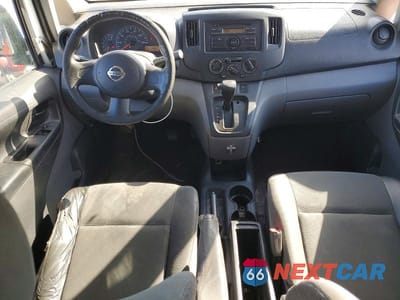 Zdjęcie 8 z 12 samochodu: 2015 NISSAN NV VIN:3N6CM0KN8GK699405 - miniatura