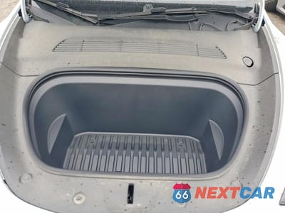 Zdjęcie 11 z 12 samochodu: 2024 TESLA MODEL Y VIN:7SAYGDED7RF096969 - miniatura
