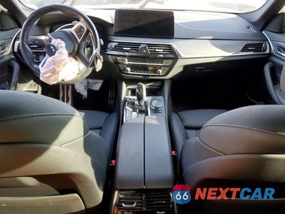 Zdjęcie 8 z 12 samochodu: 2022 BMW 530 XI VIN:WBA13BJ01NWX57691 - miniatura