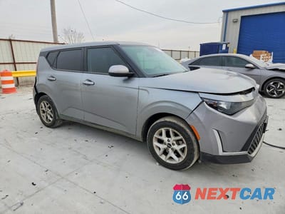 Czwarte zdjęcie samochodu z boku: 2023 KIA SOUL LX VIN:KNDJ23AU0P7867529 - miniatura