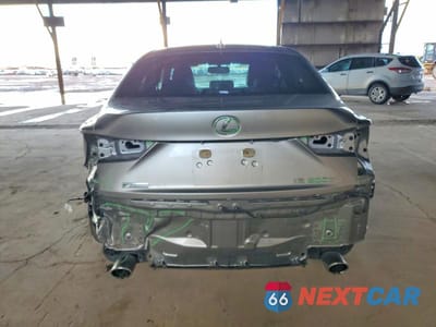 Zdjęcie 6 z 12 samochodu: 2016 LEXUS IS 200T VIN:JTHBA1D27G5032866 - miniatura