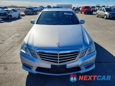 Piąte zdjęcie samochodu w środku: 2013 MERCEDES-BENZ E 350 4MATIC VIN:WDDHF8JB4DA675811 - miniatura
