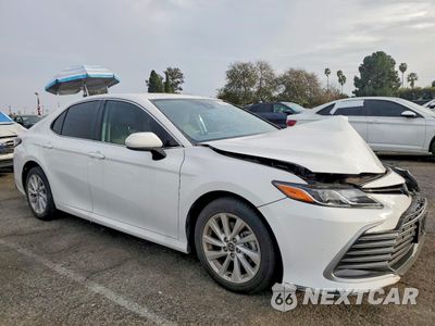 Czwarte zdjęcie samochodu z boku: 2021 TOYOTA CAMRY LE VIN:4T1C11AKXMU594817 - miniatura