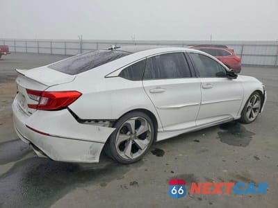Trzecie zdjęcie samochodu z tyłu: 2018 HONDA ACCORD VIN:1HGCV1F94JA018945 - miniatura