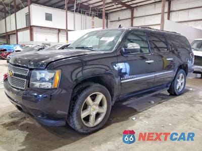 2014 CHEVROLET SUBURBAN K1500 LTZ 1GNSKKE7XER135355 - główne zdjęcie licytacji z USA - miniatura