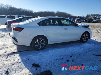Trzecie zdjęcie samochodu z tyłu: 2019 KIA FORTE FE VIN:3KPF24AD5KE098854 - miniatura