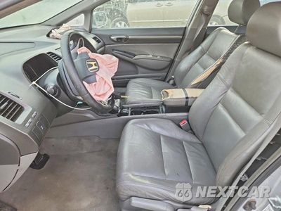 Zdjęcie 7 z 11 samochodu: 2010 HONDA CIVIC EXL VIN:19XFA1F97AE061048 - miniatura