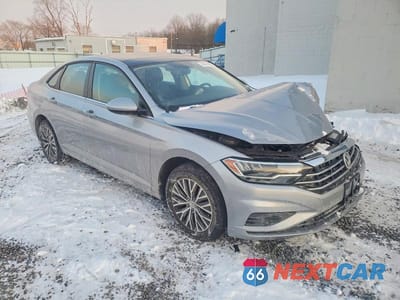 Czwarte zdjęcie samochodu z boku: 2020 VOLKSWAGEN JETTA S VIN:3VWCB7BU4LM055386 - miniatura