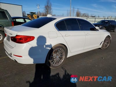 Trzecie zdjęcie samochodu z tyłu: 2020 BMW 530 I VIN:WBAJR3C05LCE52083 - miniatura