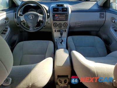 Zdjęcie 8 z 12 samochodu: 2013 TOYOTA COROLLA BASE VIN:2T1BU4EE7DC960890 - miniatura