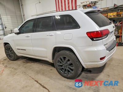 Drugie zdjęcie samochodu z przodu: 2018 JEEP GRAND CHEROKEE LAREDO VIN:1C4RJFAG7JC103709 - miniatura