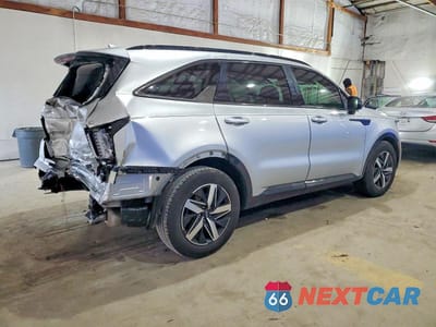 Trzecie zdjęcie samochodu z tyłu: 2021 KIA SORENTO VIN:5XYRL4LC4MG010736 - miniatura