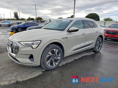 2022 AUDI E-TRON PREMIUM WA1AAAGE5NB005421 - główne zdjęcie licytacji z USA - miniatura